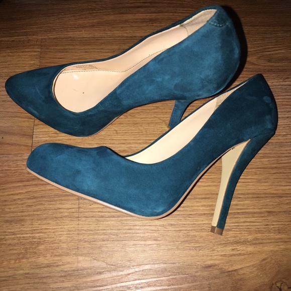Audrey Brooke teal suede heels - Picture 5 of 11